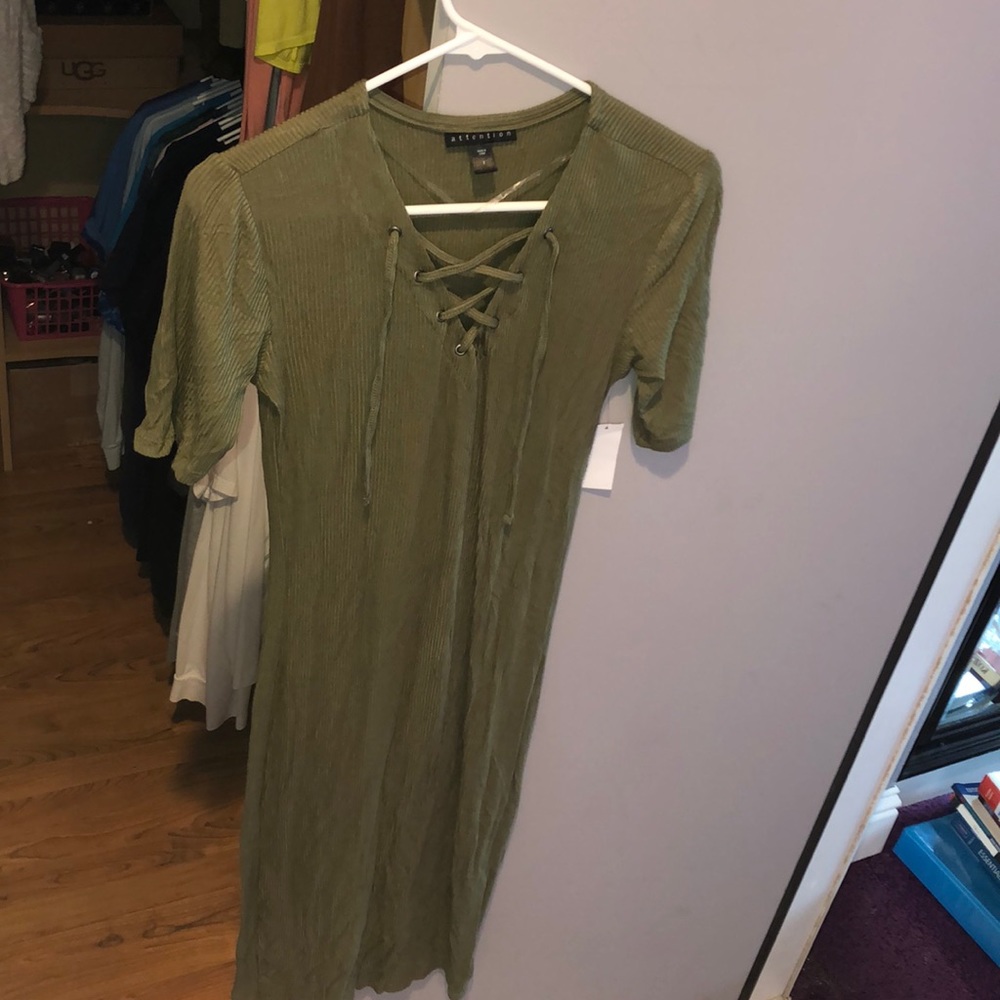 Forrest green slimming dress new with tags